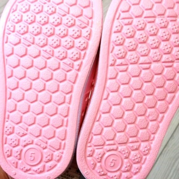 (73-3635)  🔥3/$20🔥  Cat & Jack  Shoes  Sz 5 - Picture 6 of 9